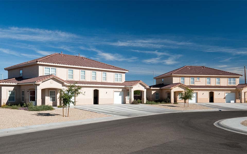 Saguaro Manor - 3x25 1740left_4x2 2032right - Streetscape